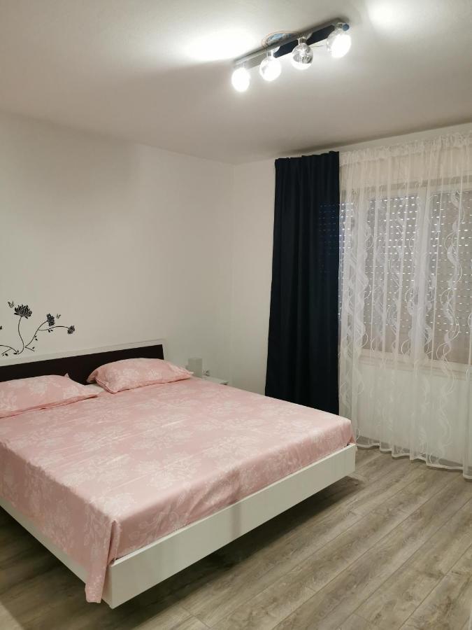 Apartments Penko ロヴラン エクステリア 写真