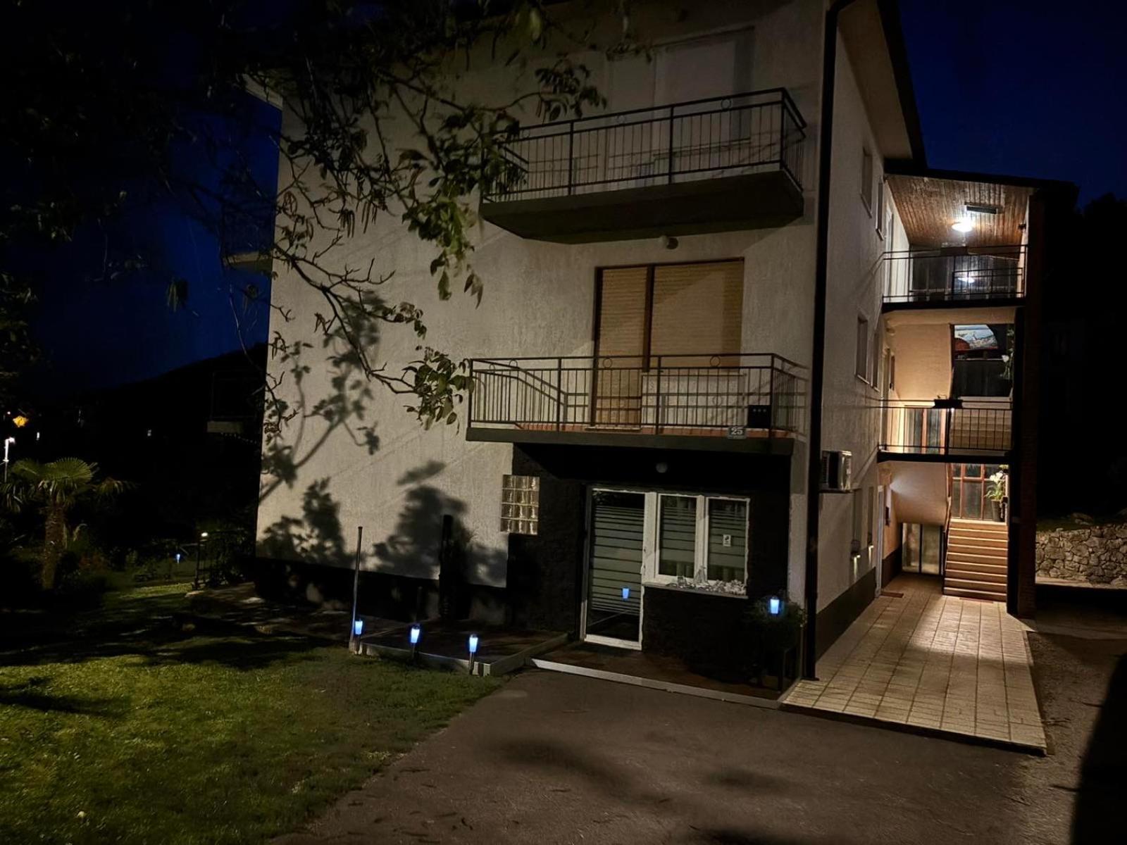 Apartments Penko ロヴラン エクステリア 写真